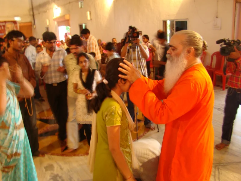 Aarti and Prayers at Mannat Mandir