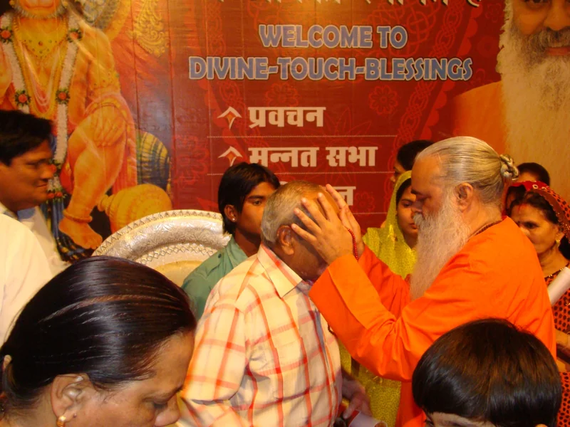 Aarti and Prayers at Mannat Mandir